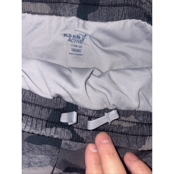 girls large old navy active Shorts Grey camouflage  (1F) - Picture 2 of 4